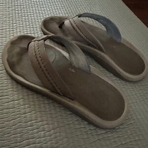 Olukai  Sandals